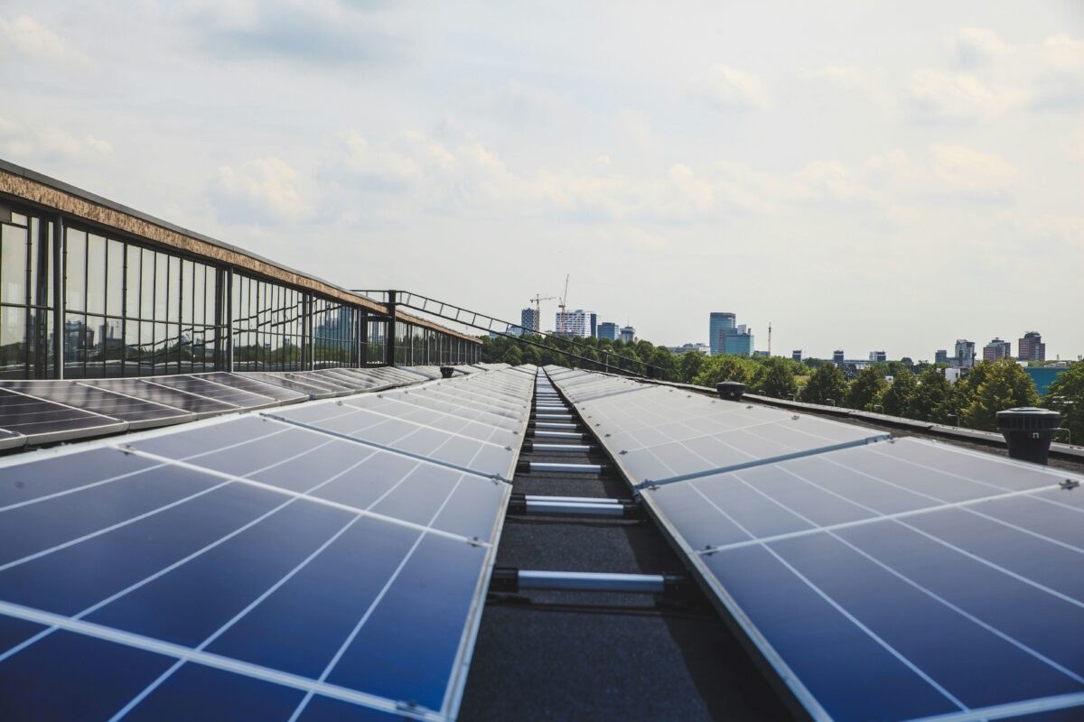 アナリストは、米国が2024年に50GW以上の太陽光発電容量を追加すると予想している
        