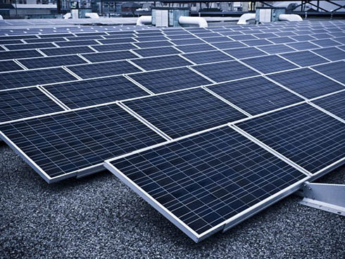 米国の公益事業規模の太陽光発電展開の成長は第 3 四半期に減速
